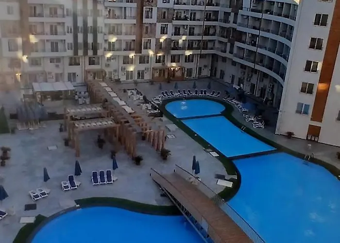 Tiba Golden Down Town Apartmanhotel Gurdaka