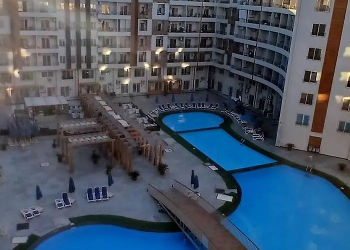 Tiba Golden Down Town Apartmanhotel Gurdaka